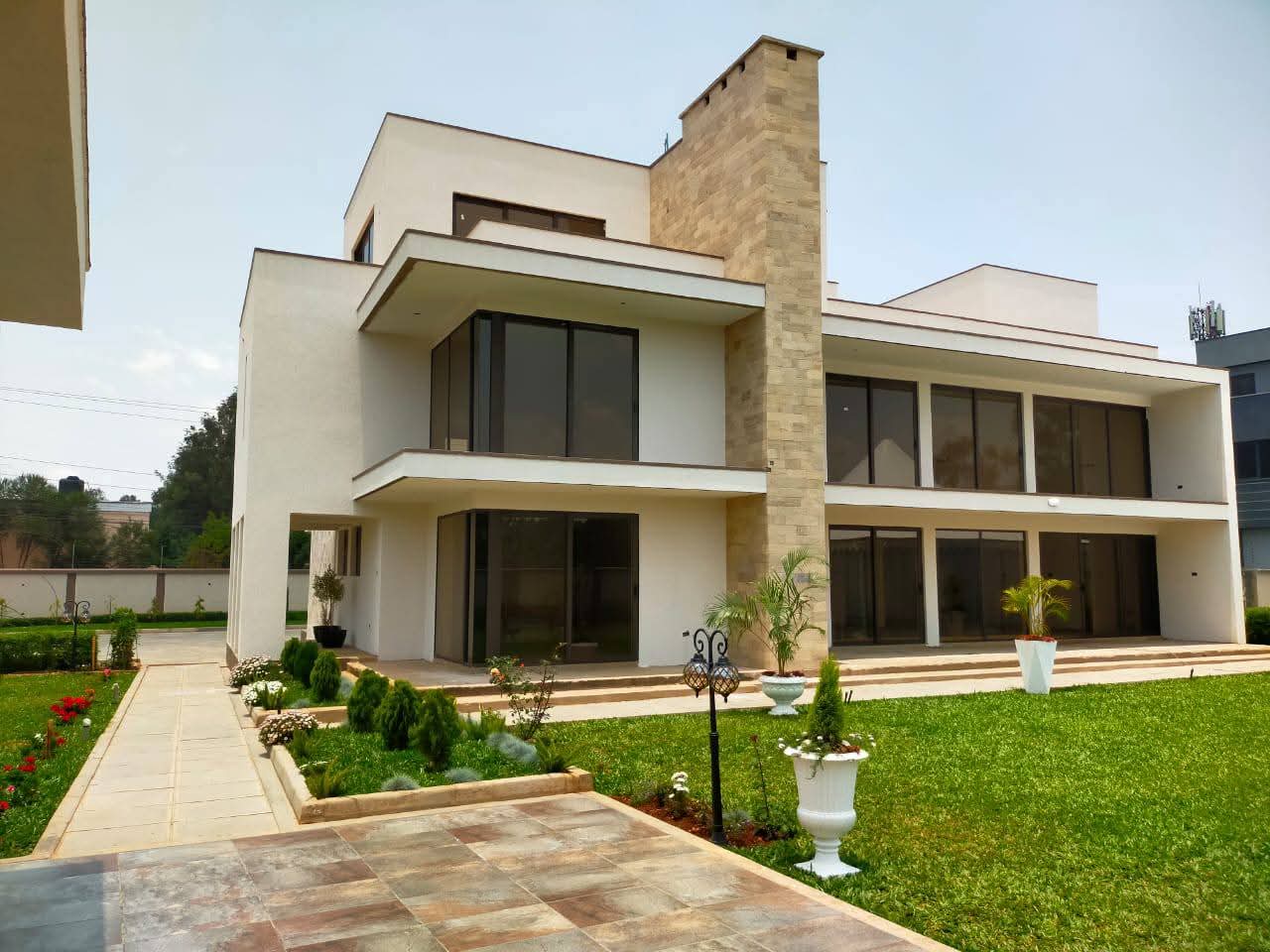 Stunning mansion - Karen